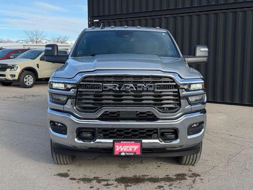 Silver Zynith 2026 RAM 3500 Big Horn Crew Cab 4x4 6'4' Box