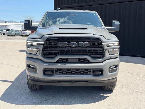 Ceramic Gray Clearcoat 2026 RAM 3500 Laramie Crew Cab 4x4 6'4' Box