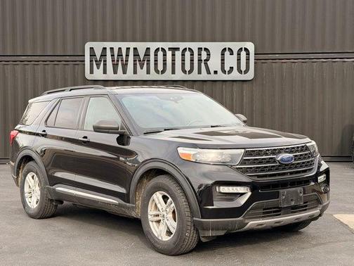 Gray Metallic 2025 Ford Explorer Platinum