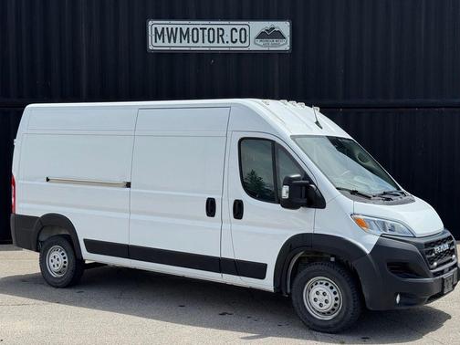 Bright White Clearcoat 2025 RAM ProMaster 2500 Tradesman
