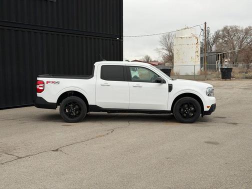 Oxford White 2024 Ford Maverick Lariat