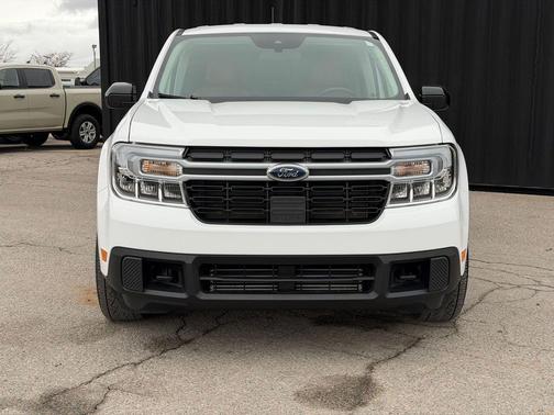 Oxford White 2024 Ford Maverick Lariat