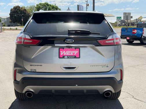 Silver Metallic 2020 Ford Edge Titanium
