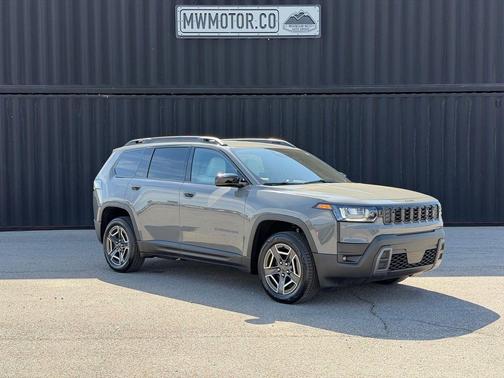Sting-Gray Clearcoat 2026 Jeep Cherokee Laredo 4x4