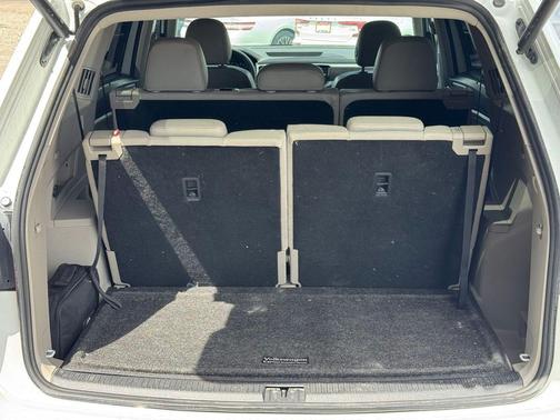 Pure White 2023 Volkswagen Atlas 3.6L SE w/Technology