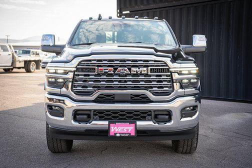 Diamond Black Crystal Pearlcoat 2026 RAM 2500 Limited