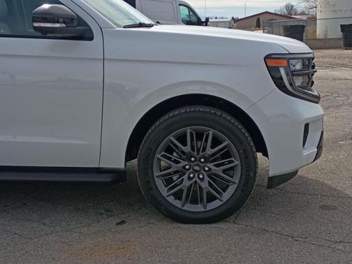 Oxford White 2026 Ford Expedition Max Platinum