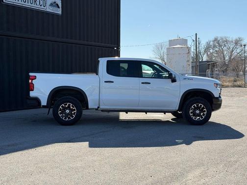 2024 Chevrolet Silverado 1500 ZR2