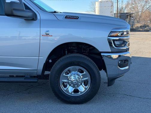 Silver Zynith 2026 RAM 3500 Tradesman Crew Cab 4x4 6'4' Box