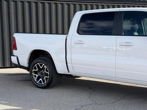 Bright White Clearcoat 2026 RAM 1500 Laramie