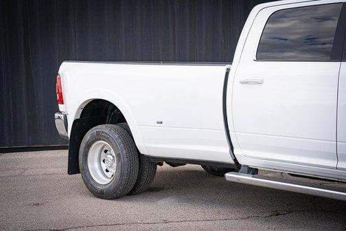 2022 RAM 3500 Laramie Crew Cab 4x4 8' Box