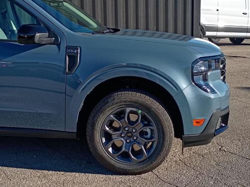 Azure Gray Metallic Tri-Coat 2026 Ford Maverick XLT