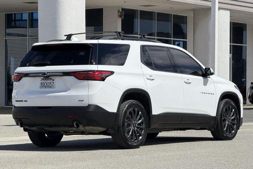 Summit White 2023 Chevrolet Traverse RS