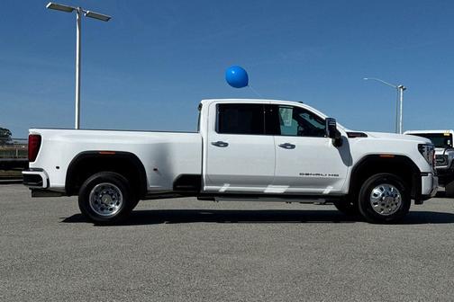 2025 GMC Sierra 3500 Denali