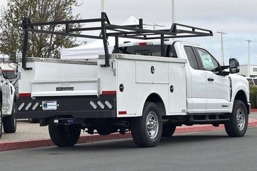 Oxford White 2026 Ford F-350 XL