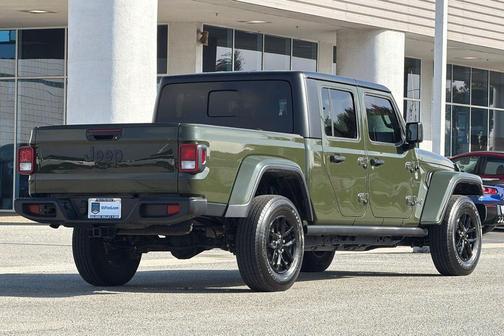 Sarge Green Clearcoat 2022 Jeep Gladiator Sport