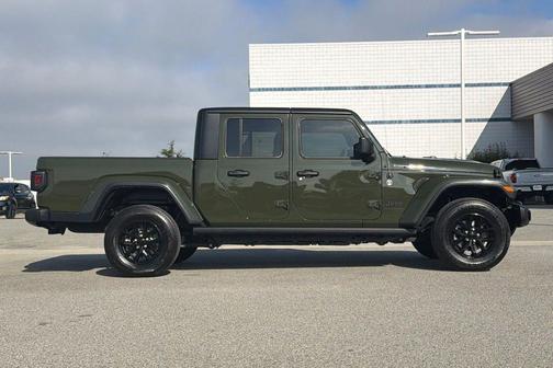 Sarge Green Clearcoat 2022 Jeep Gladiator Sport