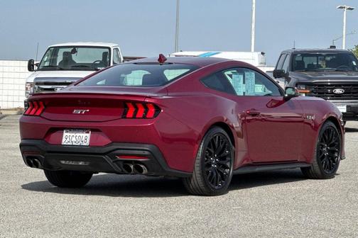 Molten Magenta Metallic Tri-coat 2025 Ford Mustang GT Premium