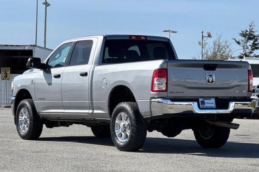2022 RAM 2500 Big Horn Crew Cab 4x4 6'4' Box