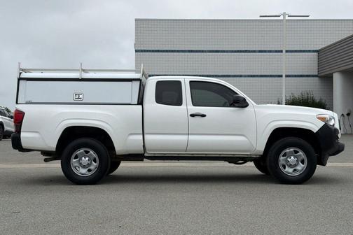 Ice 2023 Toyota Tacoma SR