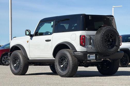 Avalanche Gray 2026 Ford Bronco Badlands