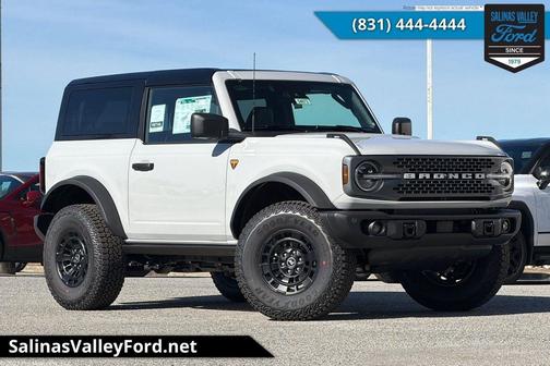 Avalanche Gray 2026 Ford Bronco Badlands