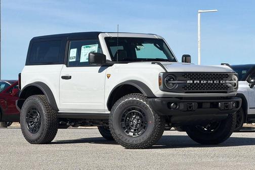 Avalanche Gray 2026 Ford Bronco Badlands