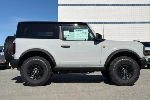 Avalanche Gray 2026 Ford Bronco Badlands
