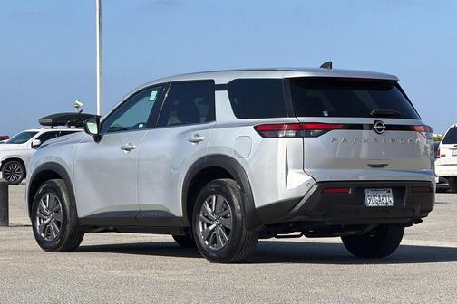 Brilliant Silver Metallic 2025 Nissan Pathfinder S FWD