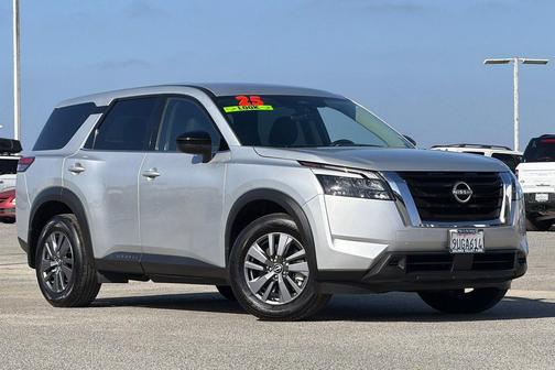 Brilliant Silver Metallic 2025 Nissan Pathfinder S FWD