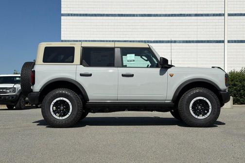 Avalanche 2026 Ford Bronco Badlands