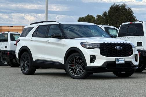 Star White Metallic Tri-Coat 2025 Ford Explorer ST