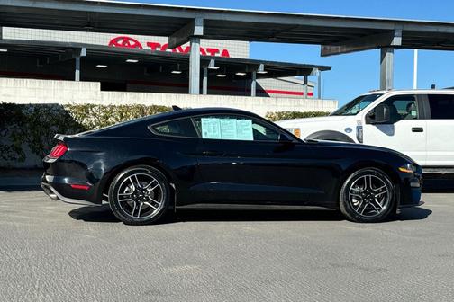 2022 Ford Mustang EcoBoost