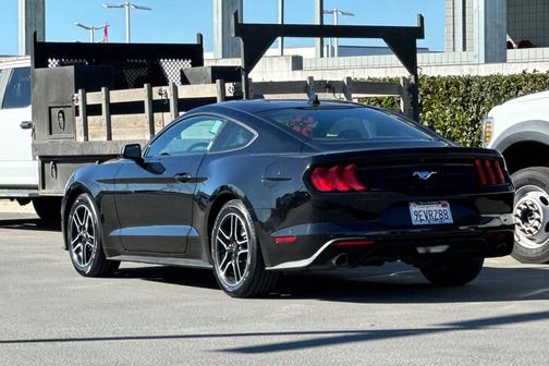 2022 Ford Mustang EcoBoost