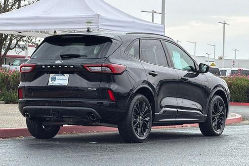 Agate Black Metallic 2024 Ford Escape ST-Line Elite