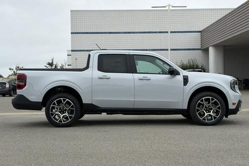 Space White Metallic 2026 Ford Maverick Lariat