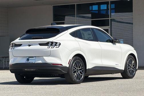 Star White Metallic Tri-Coat 2026 Ford Mustang Mach-E Premium