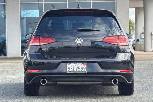 Pearl Metallic 2018 Volkswagen Golf GTI 2.0T S 4-Door