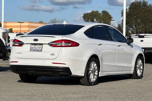 2020 Ford Fusion Hybrid SE