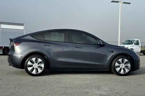 2022 Tesla Model Y Long Range Dual Motor All-Wheel Drive