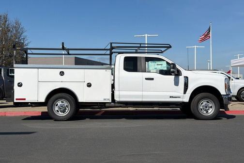 Oxford White 2026 Ford F-350 XL