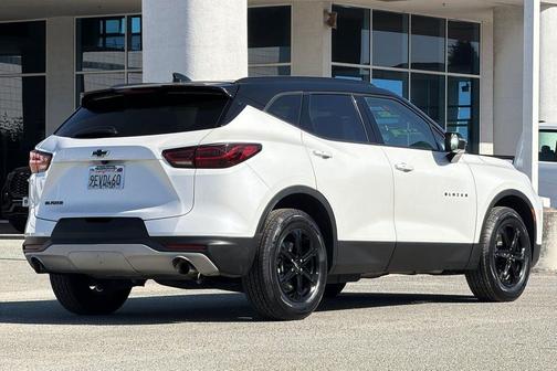 Iridescent Pearl Tricoat 2023 Chevrolet Blazer 3LT