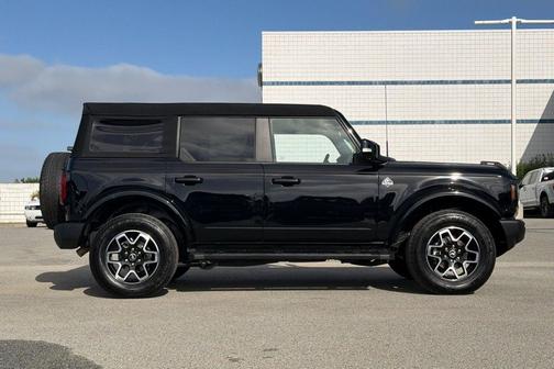 Shadow Black 2024 Ford Bronco Outer Banks