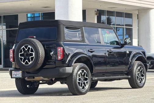 Shadow Black 2024 Ford Bronco Outer Banks
