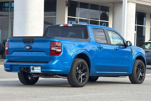 Velocity Blue 2026 Ford Maverick Lobo Standard