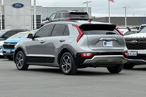 Steel Gray 2023 Kia Niro SX
