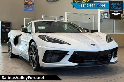 White Pearl Metallic Tricoat 2023 Chevrolet Corvette Stingray w/3LT