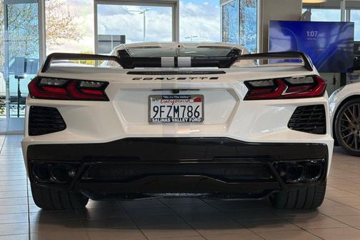 White Pearl Metallic Tricoat 2023 Chevrolet Corvette Stingray w/3LT