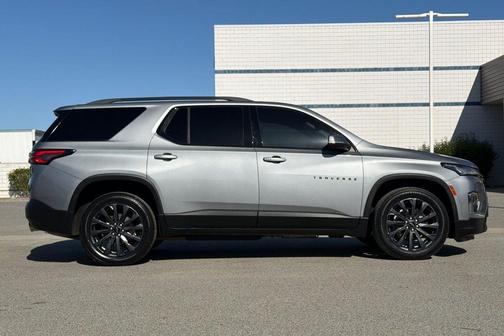 Sterling Gray Metallic 2023 Chevrolet Traverse RS
