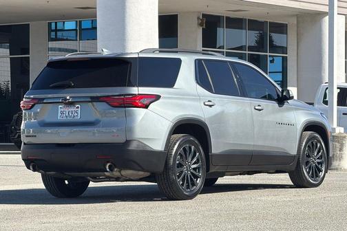 Sterling Gray Metallic 2023 Chevrolet Traverse RS